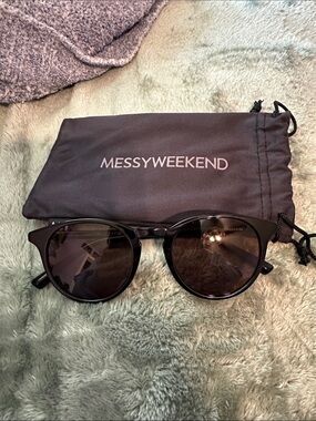 MessyWeekend Black Round Sunglasses